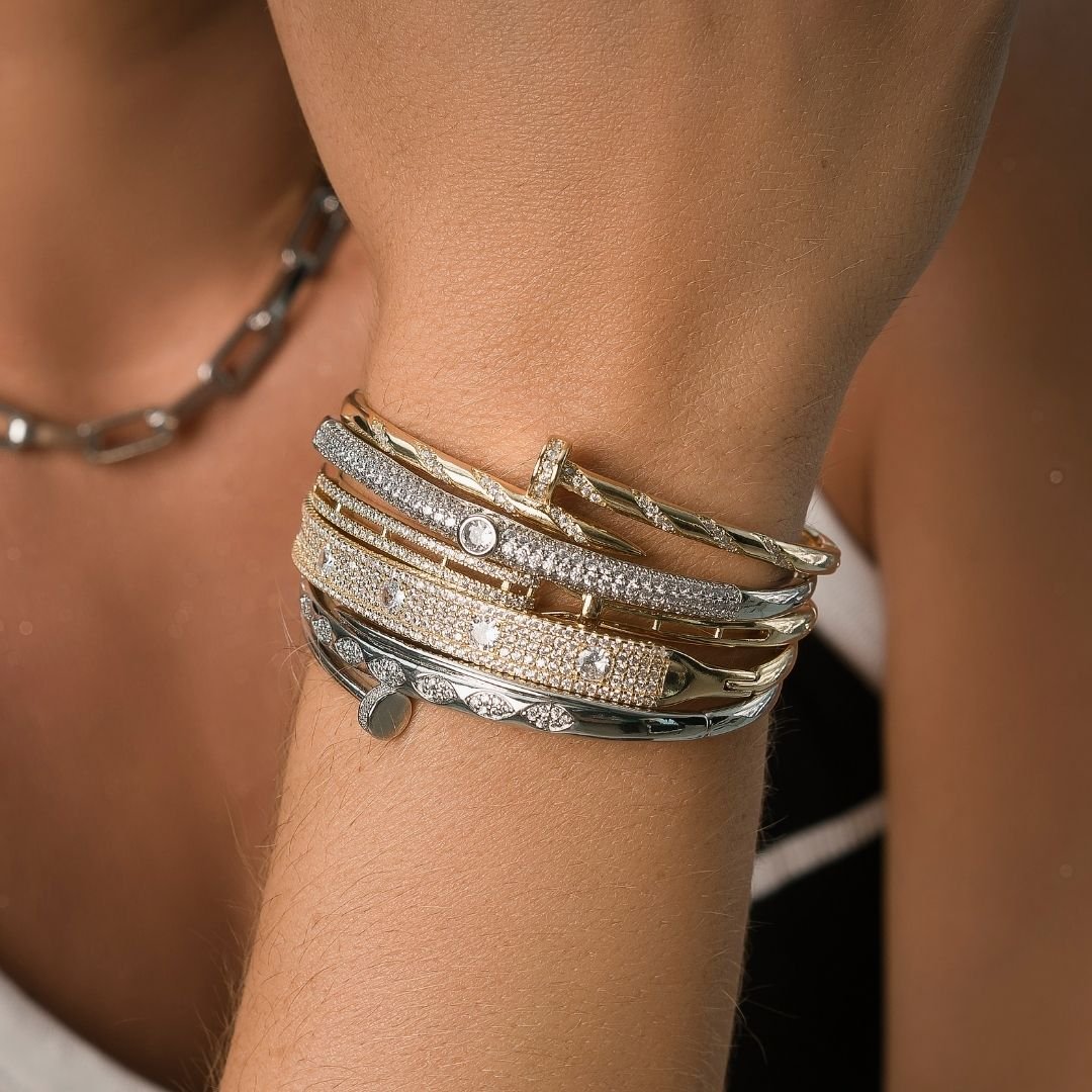Bracelete Be New Everyday Detalhes Vazados Banho Ouro 18k