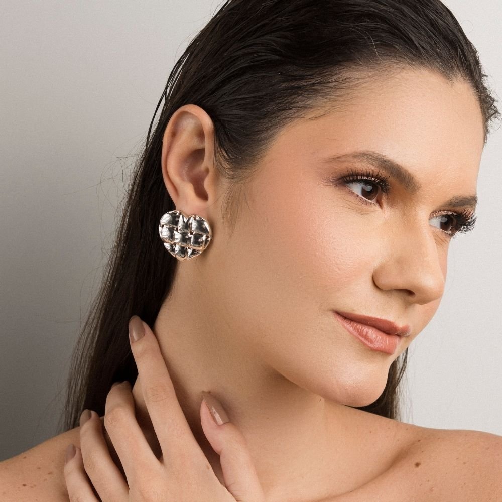 Brinco Vita Aurea Woven Heart Banho Rodio Branco