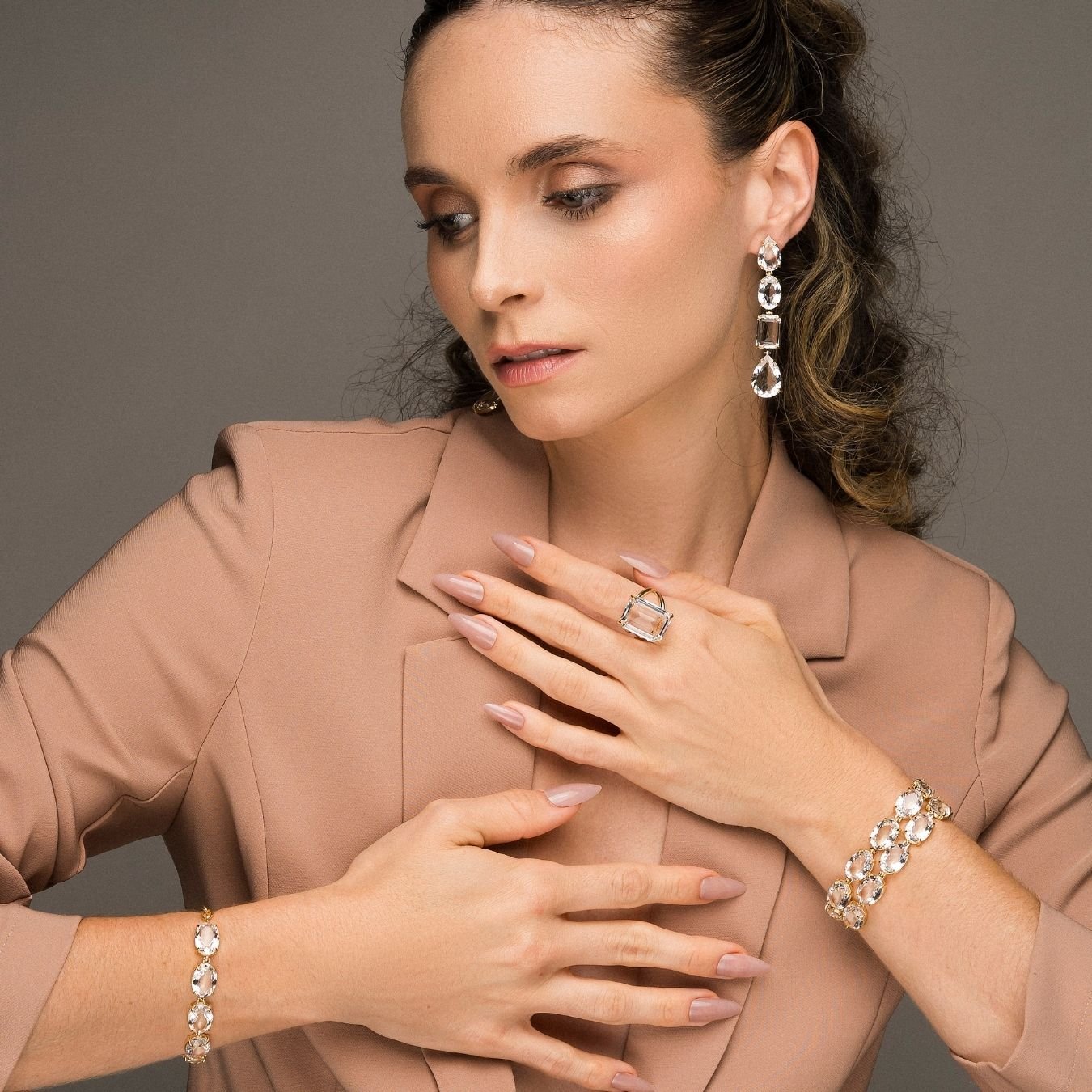 Brinco Mona Lisa Cristais Banho Ouro 18k