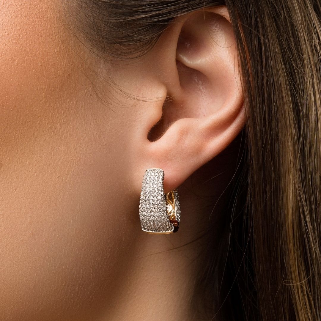 Brinco Pilar Argola Click Microzirconias Banho Ouro 18k