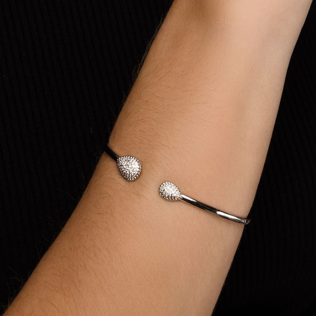 Conjunto Bracelete Gotinha Cravejada Banho Rodio Branco