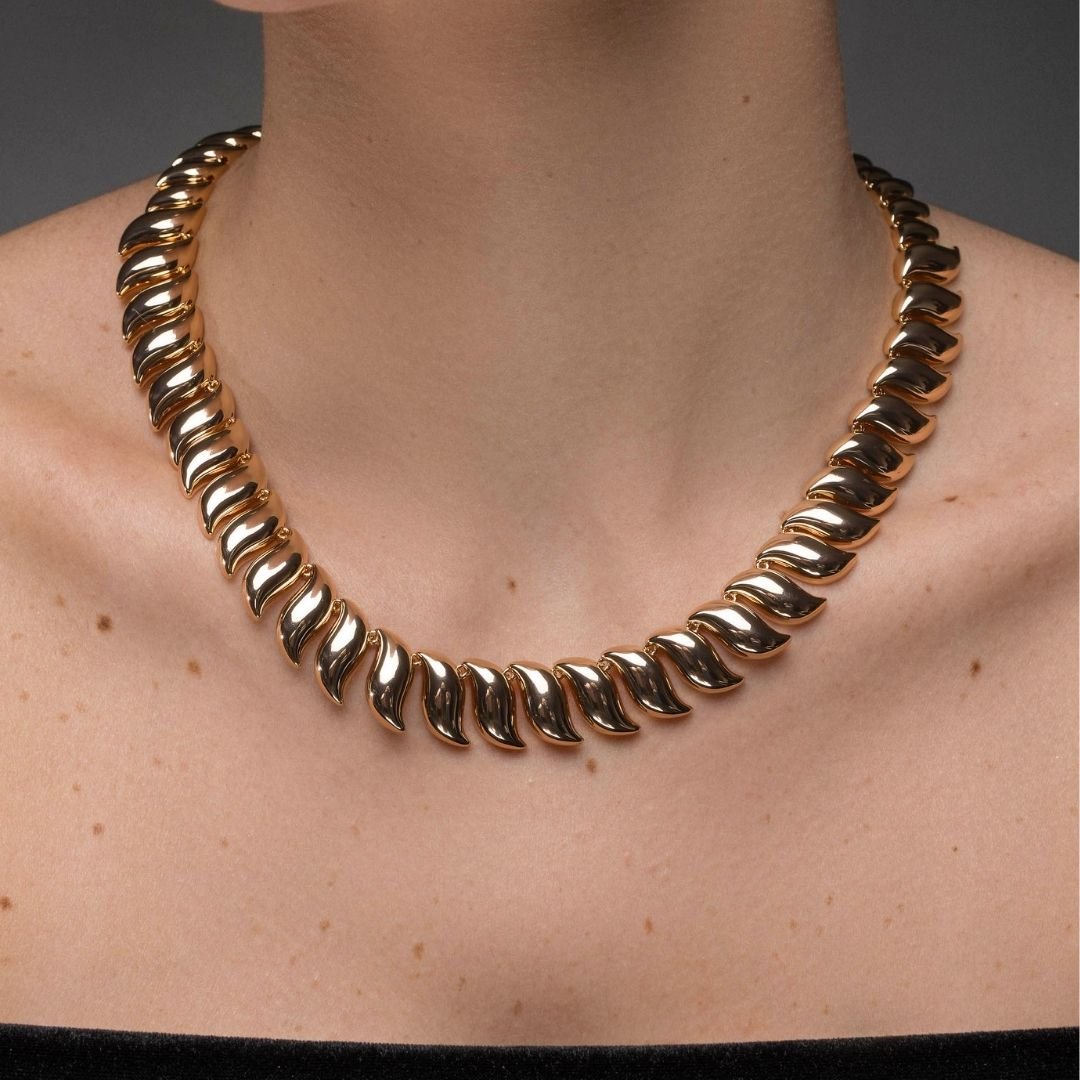 Colar Singular Elos Curvos Folha Banho Ouro 18k