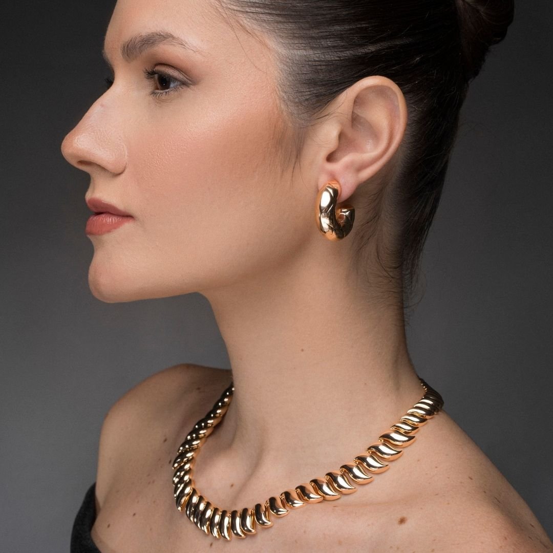Colar Singular Elos Curvos Folha Banho Ouro 18k